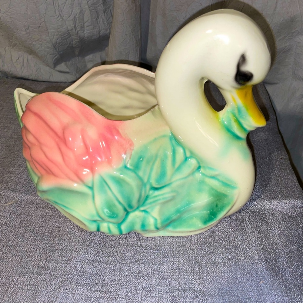 LARGE McCoy style swan ceramic planter USA